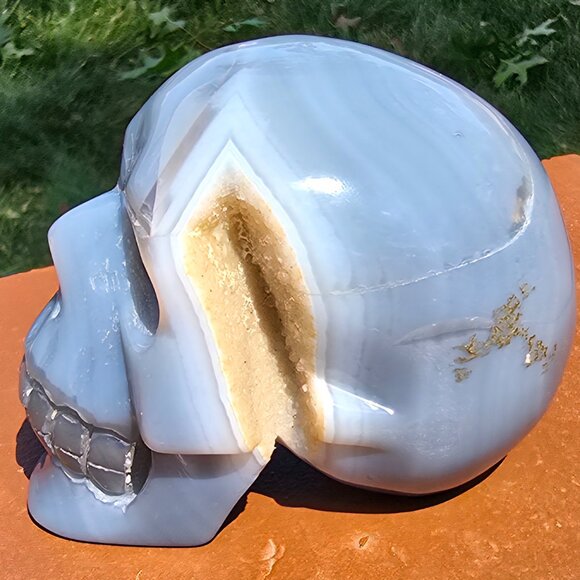 Agate Skull โ Stability โข Inner Strength โข Earth Wisdom - Picture 5 of 7